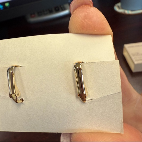 Avon Golden Knot clip earrings NIB 1987 vintage - Picture 5 of 5